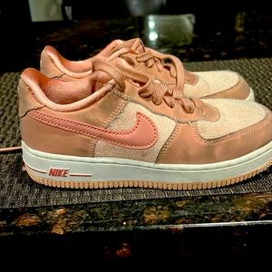 Girls nike gym shoes